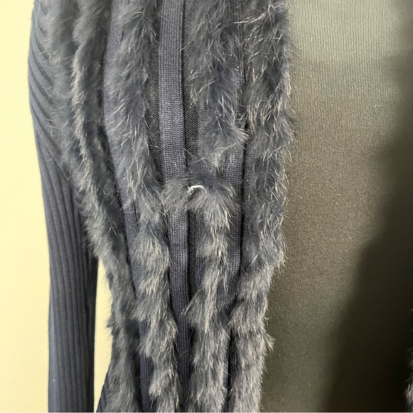 Neiman Marcus Navy Rabbit Fur detailed ribbed cardigan size medium - Picture 2 of 7